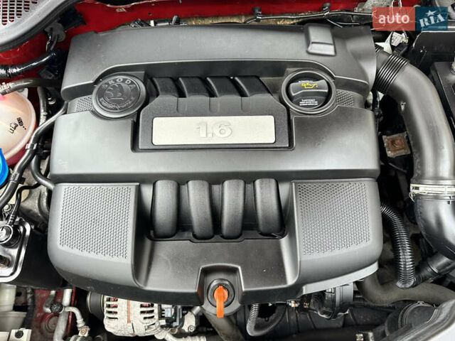 Червоний Шкода Октавія, об'ємом двигуна 1.6 л та пробігом 211 тис. км за 7999 $, фото 75 на Automoto.ua