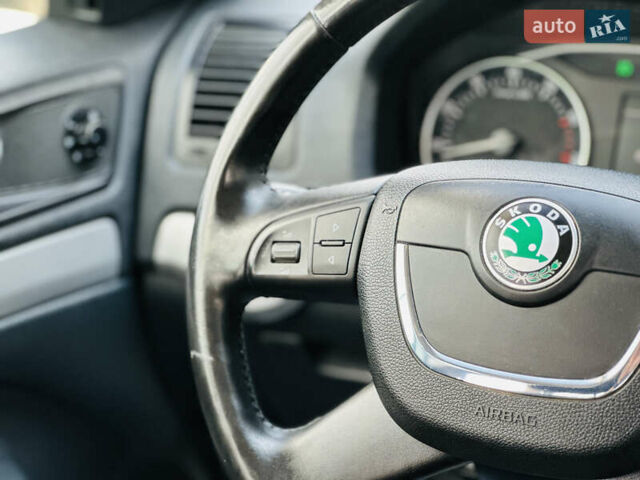 Красный Шкода Октавия, объемом двигателя 1.4 л и пробегом 168 тыс. км за 8400 $, фото 26 на Automoto.ua