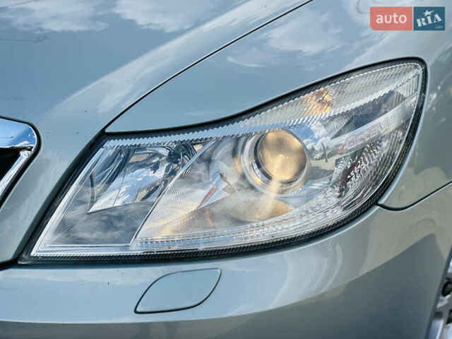 Красный Шкода Октавия, объемом двигателя 1.4 л и пробегом 168 тыс. км за 8400 $, фото 3 на Automoto.ua