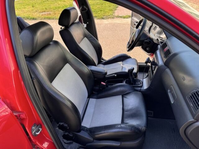 Красный Шкода Октавия, объемом двигателя 1.8 л и пробегом 159 тыс. км за 5990 $, фото 5 на Automoto.ua