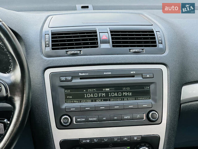 Красный Шкода Октавия, объемом двигателя 1.4 л и пробегом 168 тыс. км за 8400 $, фото 27 на Automoto.ua