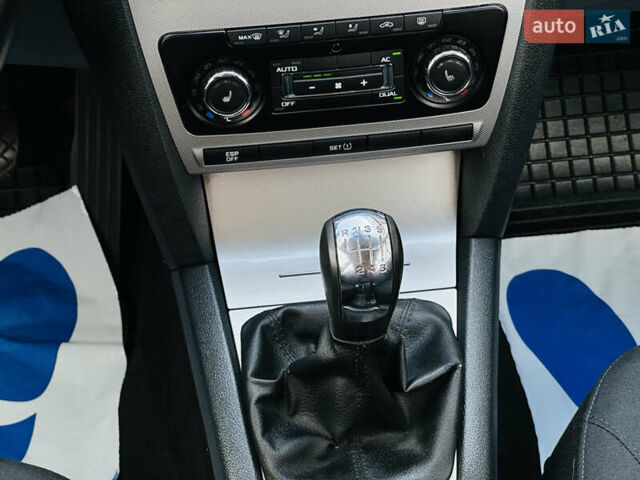 Красный Шкода Октавия, объемом двигателя 1.4 л и пробегом 168 тыс. км за 8400 $, фото 29 на Automoto.ua