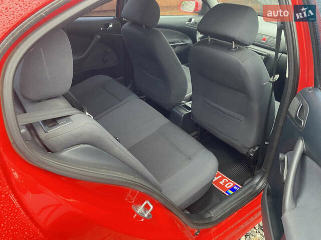 Красный Шкода Октавия, объемом двигателя 1.6 л и пробегом 168 тыс. км за 6200 $, фото 7 на Automoto.ua