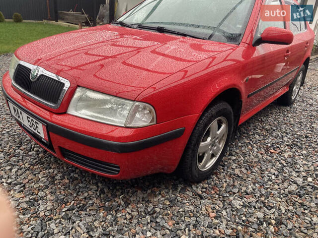 Красный Шкода Октавия, объемом двигателя 1.6 л и пробегом 168 тыс. км за 6200 $, фото 2 на Automoto.ua