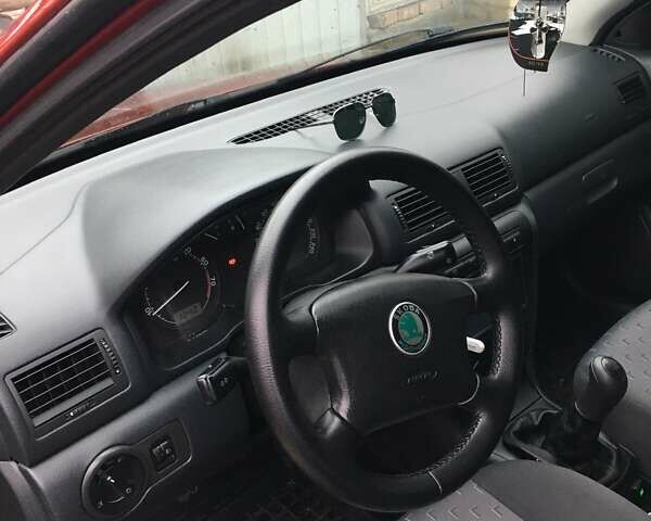 Червоний Шкода Октавія, об'ємом двигуна 1.6 л та пробігом 270 тис. км за 5500 $, фото 4 на Automoto.ua