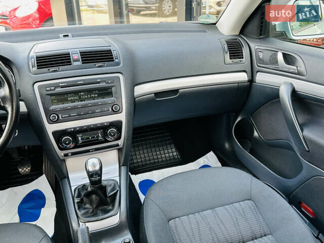 Красный Шкода Октавия, объемом двигателя 1.4 л и пробегом 168 тыс. км за 8400 $, фото 22 на Automoto.ua