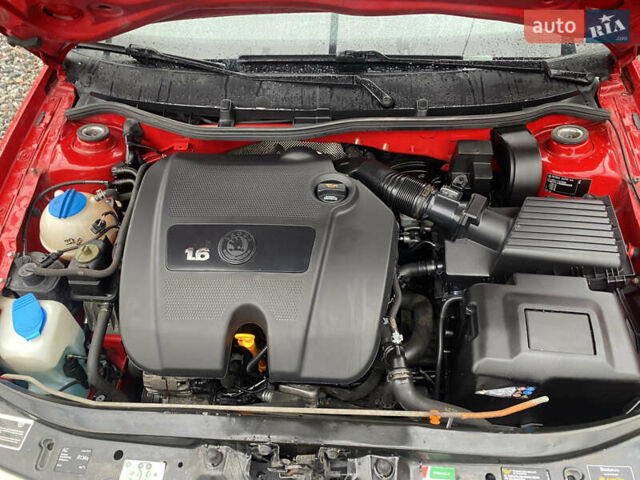 Красный Шкода Октавия, объемом двигателя 1.6 л и пробегом 168 тыс. км за 6200 $, фото 11 на Automoto.ua