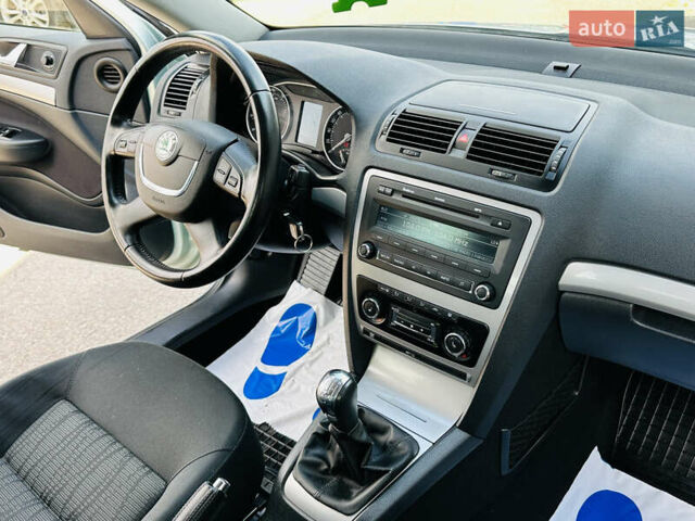 Красный Шкода Октавия, объемом двигателя 1.4 л и пробегом 168 тыс. км за 8400 $, фото 35 на Automoto.ua