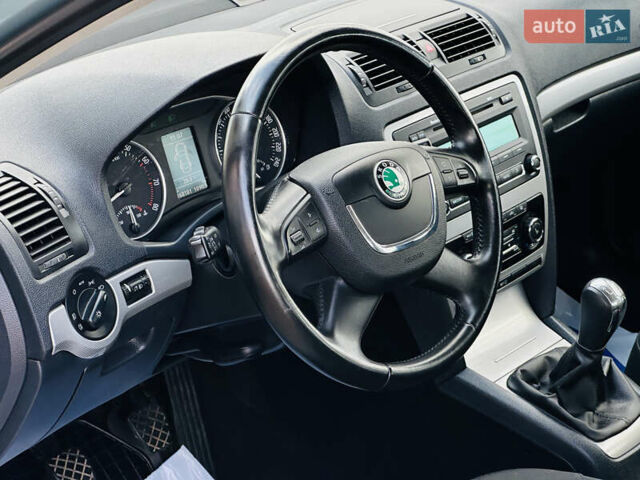 Красный Шкода Октавия, объемом двигателя 1.4 л и пробегом 168 тыс. км за 8400 $, фото 38 на Automoto.ua