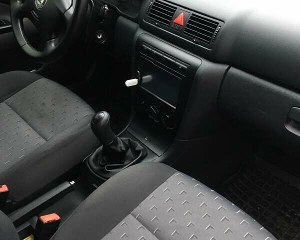 Червоний Шкода Октавія, об'ємом двигуна 1.6 л та пробігом 270 тис. км за 5500 $, фото 8 на Automoto.ua