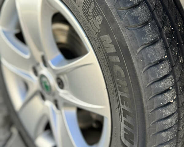 Шкода Октавия 2009 в Одессе на Automoto.ua Красный Шкода Октавия, объемом двигателя 1.4 л и пробегом 192 тыс. км за 8700 $, фото 10 на Automoto.ua