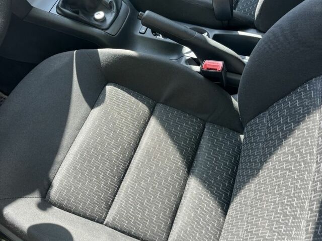 Красный Шкода Октавия, объемом двигателя 1.6 л и пробегом 222 тыс. км за 6100 $, фото 12 на Automoto.ua