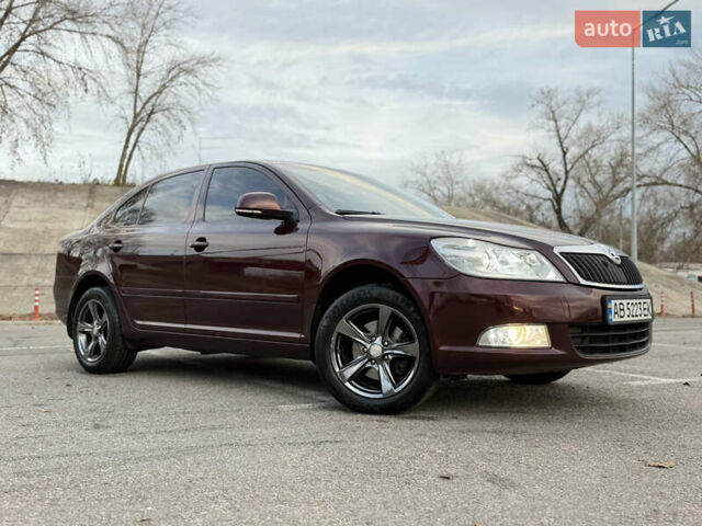 Шкода Октавия 2010 в Киеве на Automoto.ua Красный Шкода Октавия, объемом двигателя 1.8 л и пробегом 143 тыс. км за 7750 $, фото 1 на Automoto.ua