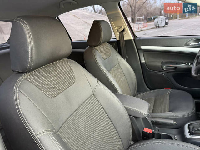 Шкода Октавия 2010 в Киеве на Automoto.ua Красный Шкода Октавия, объемом двигателя 1.8 л и пробегом 143 тыс. км за 7750 $, фото 30 на Automoto.ua