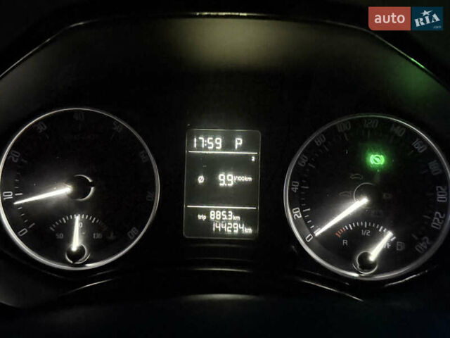 Шкода Октавия 2010 в Киеве на Automoto.ua Красный Шкода Октавия, объемом двигателя 1.8 л и пробегом 143 тыс. км за 7750 $, фото 61 на Automoto.ua