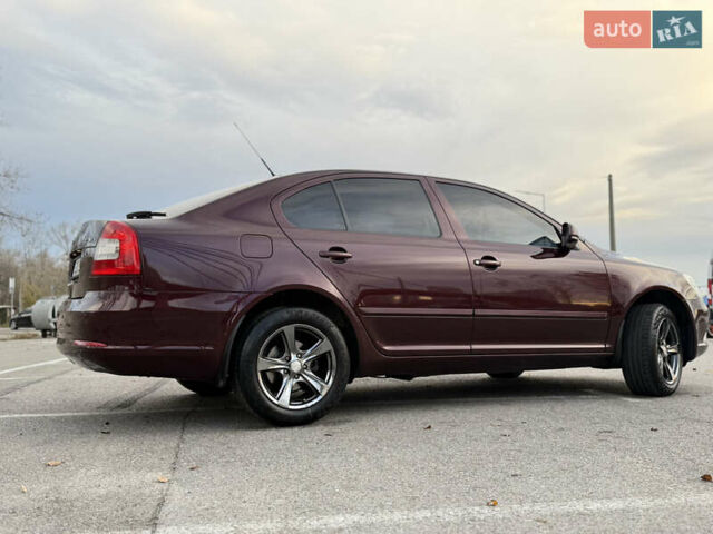 Шкода Октавия 2010 в Киеве на Automoto.ua Красный Шкода Октавия, объемом двигателя 1.8 л и пробегом 143 тыс. км за 7750 $, фото 2 на Automoto.ua
