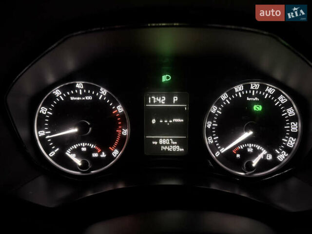 Шкода Октавия 2010 в Киеве на Automoto.ua Красный Шкода Октавия, объемом двигателя 1.8 л и пробегом 143 тыс. км за 7750 $, фото 67 на Automoto.ua