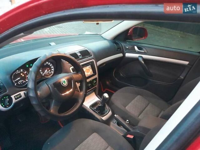 Красный Шкода Октавия, объемом двигателя 1.2 л и пробегом 315 тыс. км за 4999 $, фото 10 на Automoto.ua