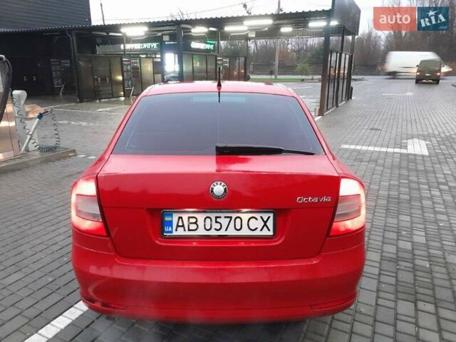 Красный Шкода Октавия, объемом двигателя 1.2 л и пробегом 315 тыс. км за 4999 $, фото 3 на Automoto.ua