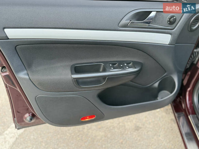 Шкода Октавия 2010 в Киеве на Automoto.ua Красный Шкода Октавия, объемом двигателя 1.8 л и пробегом 143 тыс. км за 7750 $, фото 35 на Automoto.ua