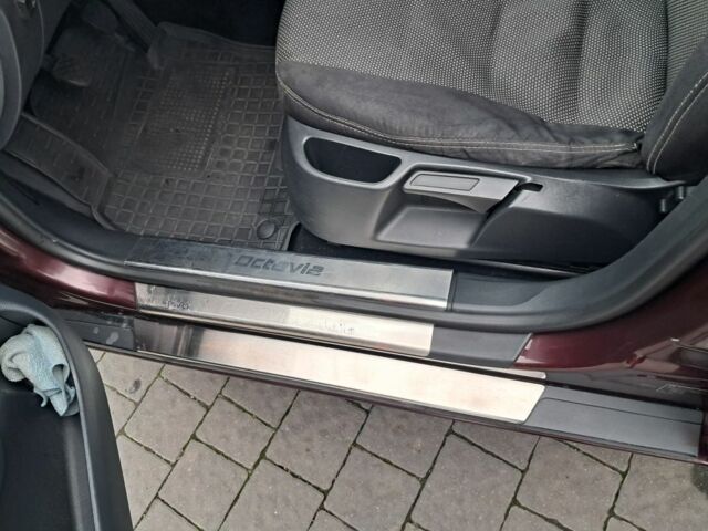 Красный Шкода Октавия, объемом двигателя 1.6 л и пробегом 242 тыс. км за 7300 $, фото 14 на Automoto.ua