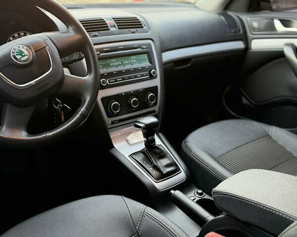 Шкода Октавия 2010 в Киеве на Automoto.ua Красный Шкода Октавия, объемом двигателя 1.8 л и пробегом 143 тыс. км за 7750 $, фото 37 на Automoto.ua