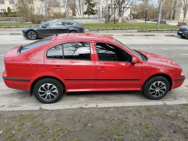 Красный Шкода Октавия, объемом двигателя 1.6 л и пробегом 190 тыс. км за 6300 $, фото 1 на Automoto.ua