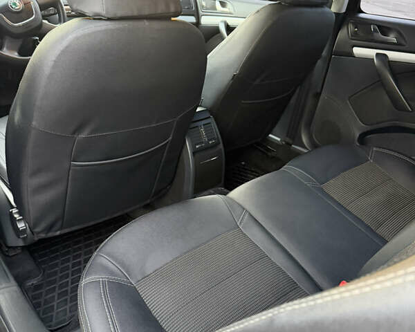 Шкода Октавия 2010 в Киеве на Automoto.ua Красный Шкода Октавия, объемом двигателя 1.8 л и пробегом 143 тыс. км за 7750 $, фото 33 на Automoto.ua