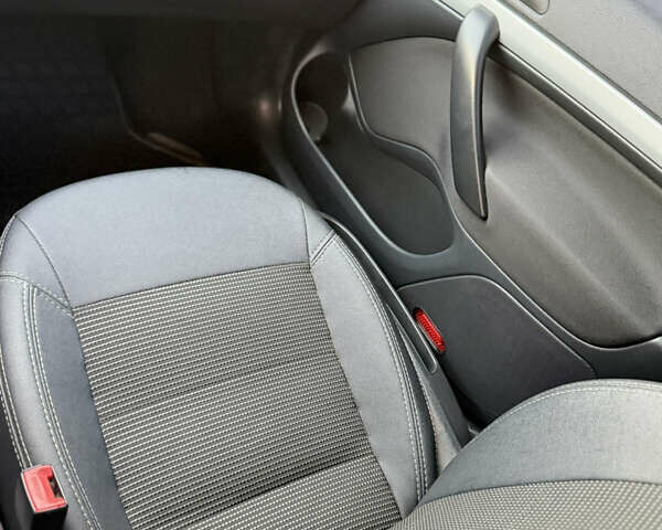 Шкода Октавия 2010 в Киеве на Automoto.ua Красный Шкода Октавия, объемом двигателя 1.8 л и пробегом 143 тыс. км за 7750 $, фото 49 на Automoto.ua