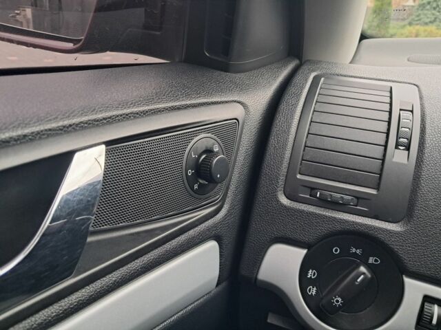 Красный Шкода Октавия, объемом двигателя 1.6 л и пробегом 242 тыс. км за 7300 $, фото 21 на Automoto.ua