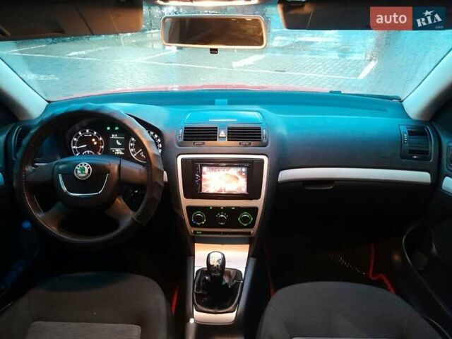 Красный Шкода Октавия, объемом двигателя 1.2 л и пробегом 315 тыс. км за 4999 $, фото 11 на Automoto.ua