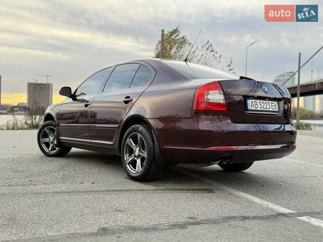 Шкода Октавия 2010 в Киеве на Automoto.ua Красный Шкода Октавия, объемом двигателя 1.8 л и пробегом 143 тыс. км за 7750 $, фото 5 на Automoto.ua