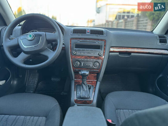 Красный Шкода Октавия, объемом двигателя 1.78 л и пробегом 219 тыс. км за 7550 $, фото 14 на Automoto.ua