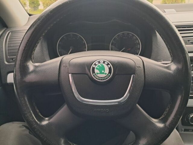 Красный Шкода Октавия, объемом двигателя 1.6 л и пробегом 242 тыс. км за 7300 $, фото 12 на Automoto.ua