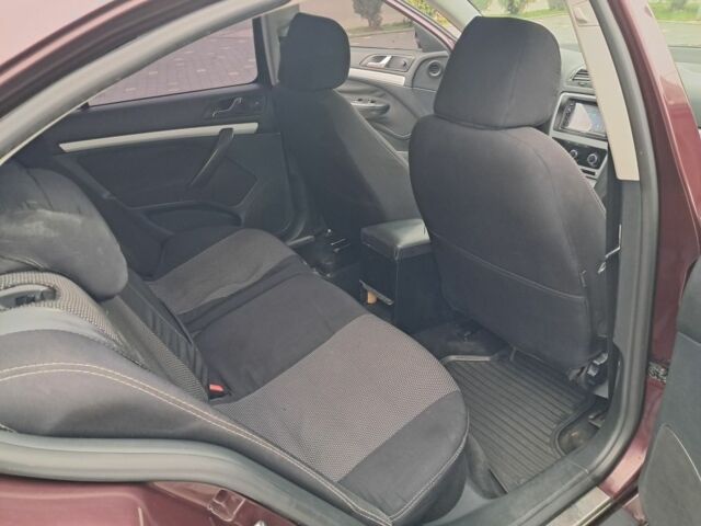 Красный Шкода Октавия, объемом двигателя 1.6 л и пробегом 242 тыс. км за 7300 $, фото 19 на Automoto.ua