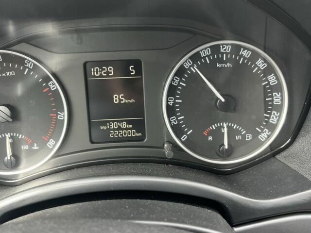 Красный Шкода Октавия, объемом двигателя 1.6 л и пробегом 222 тыс. км за 6100 $, фото 7 на Automoto.ua