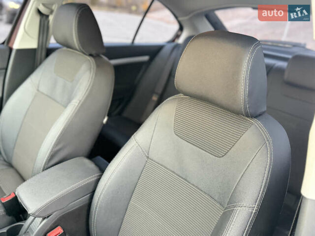 Шкода Октавия 2010 в Киеве на Automoto.ua Красный Шкода Октавия, объемом двигателя 1.8 л и пробегом 143 тыс. км за 7750 $, фото 34 на Automoto.ua