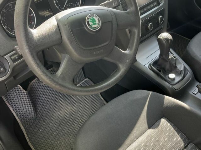 Червоний Шкода Октавія, об'ємом двигуна 1.6 л та пробігом 222 тис. км за 6100 $, фото 14 на Automoto.ua