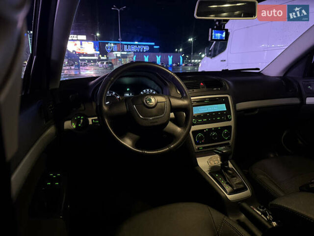 Шкода Октавия 2010 в Киеве на Automoto.ua Красный Шкода Октавия, объемом двигателя 1.8 л и пробегом 143 тыс. км за 7750 $, фото 63 на Automoto.ua