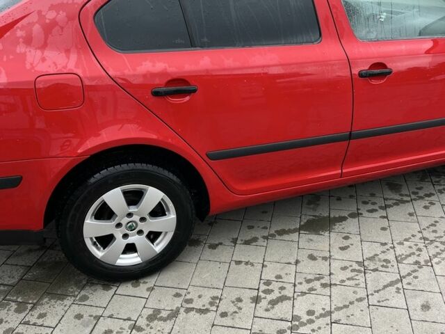 Красный Шкода Октавия, объемом двигателя 1.6 л и пробегом 222 тыс. км за 6100 $, фото 2 на Automoto.ua