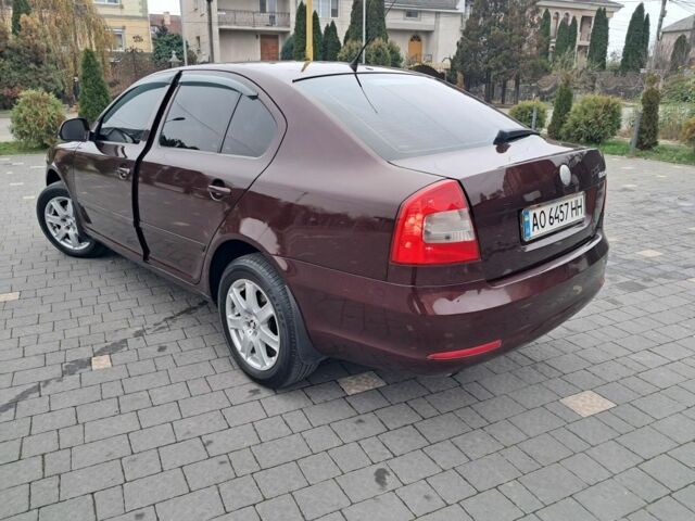 Красный Шкода Октавия, объемом двигателя 1.6 л и пробегом 242 тыс. км за 7300 $, фото 2 на Automoto.ua