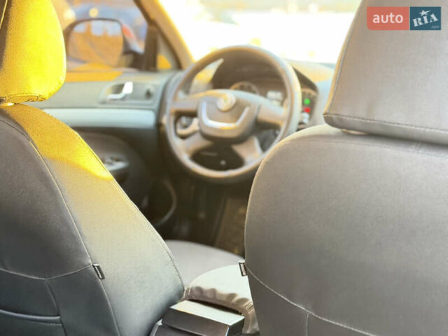 Шкода Октавия 2010 в Киеве на Automoto.ua Красный Шкода Октавия, объемом двигателя 1.8 л и пробегом 143 тыс. км за 7750 $, фото 58 на Automoto.ua