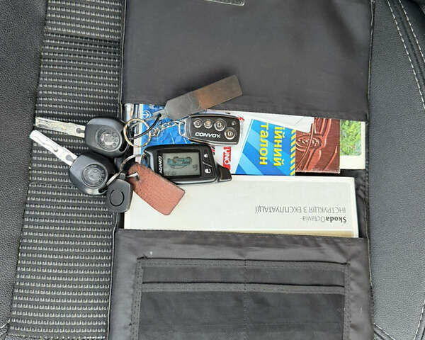 Шкода Октавия 2010 в Киеве на Automoto.ua Красный Шкода Октавия, объемом двигателя 1.8 л и пробегом 143 тыс. км за 7750 $, фото 59 на Automoto.ua