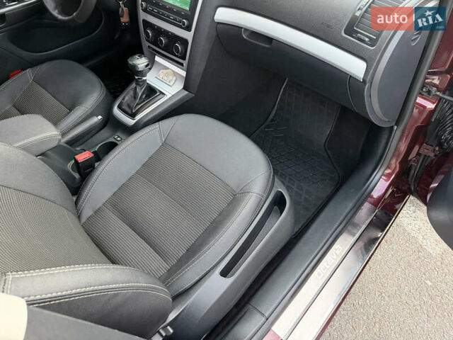 Шкода Октавия 2010 в Киеве на Automoto.ua Красный Шкода Октавия, объемом двигателя 1.8 л и пробегом 143 тыс. км за 7750 $, фото 29 на Automoto.ua
