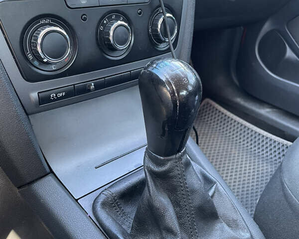 Шкода Октавия 2010 в Лебедине на Automoto.ua Красный Шкода Октавия, объемом двигателя 1.9 л и пробегом 274 тыс. км за 6550 $, фото 5 на Automoto.ua