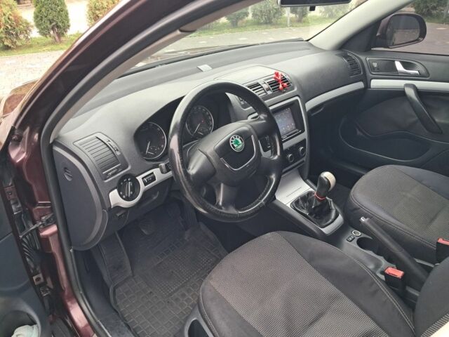 Красный Шкода Октавия, объемом двигателя 1.6 л и пробегом 242 тыс. км за 7300 $, фото 11 на Automoto.ua