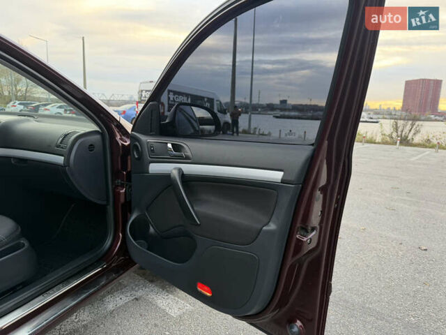 Шкода Октавия 2010 в Киеве на Automoto.ua Красный Шкода Октавия, объемом двигателя 1.8 л и пробегом 143 тыс. км за 7750 $, фото 25 на Automoto.ua