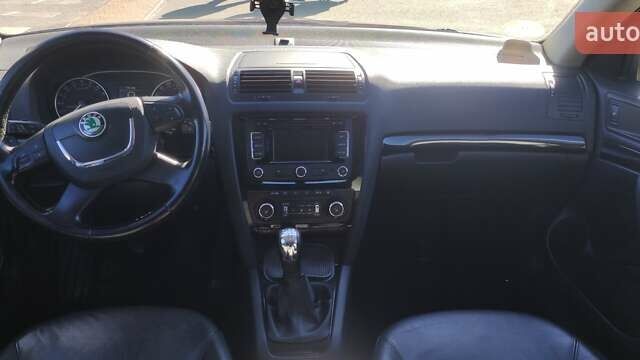 Красный Шкода Октавия, объемом двигателя 1.97 л и пробегом 273 тыс. км за 9500 $, фото 5 на Automoto.ua