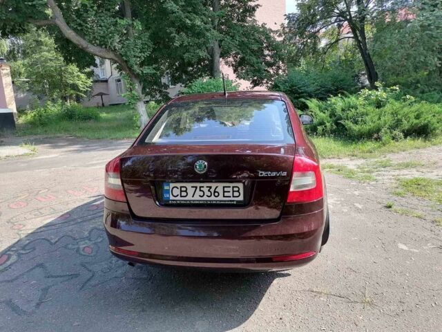 Червоний Шкода Октавія, об'ємом двигуна 1.2 л та пробігом 350 тис. км за 5000 $, фото 4 на Automoto.ua