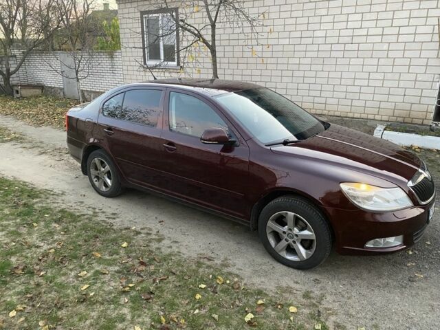 Красный Шкода Октавия, объемом двигателя 1.8 л и пробегом 248 тыс. км за 8200 $, фото 2 на Automoto.ua